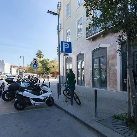 Апартаменти Flh Cais Sodre Artsy Flat *